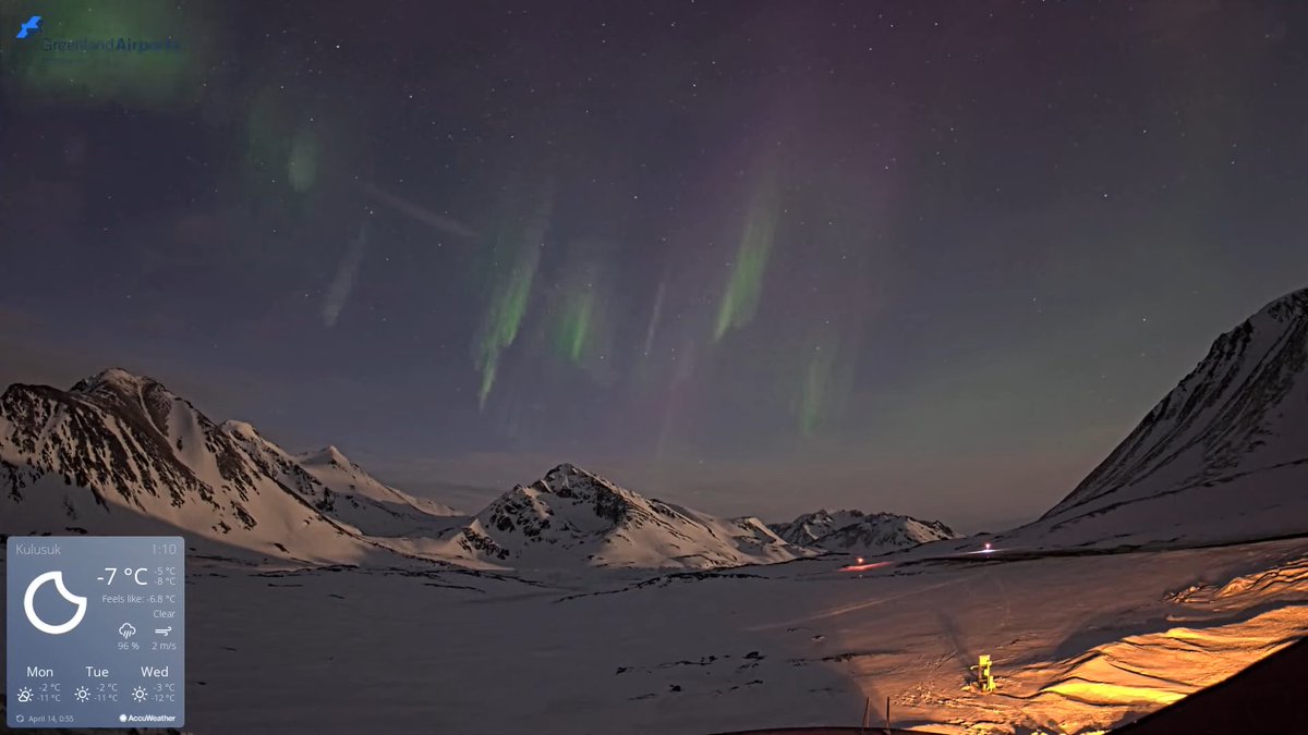 OtaruPhantom's tweet photo. #デンマーク #Greenland #Kulusuk(北緯65度34分)cam1 Eastのライブカメラでこの後も #オーロラ を確認。いろいろ変化する #緑色オーロラ が出てくるよ。新SNS #bluesky(https://t.co/D8wbLfDYzM)もよろしく! URL: https://t.co/SCneT9y2ir #northernlights #aurora #Auroraborealis #dancing_curtain https://t.co/W10LV38Jdt