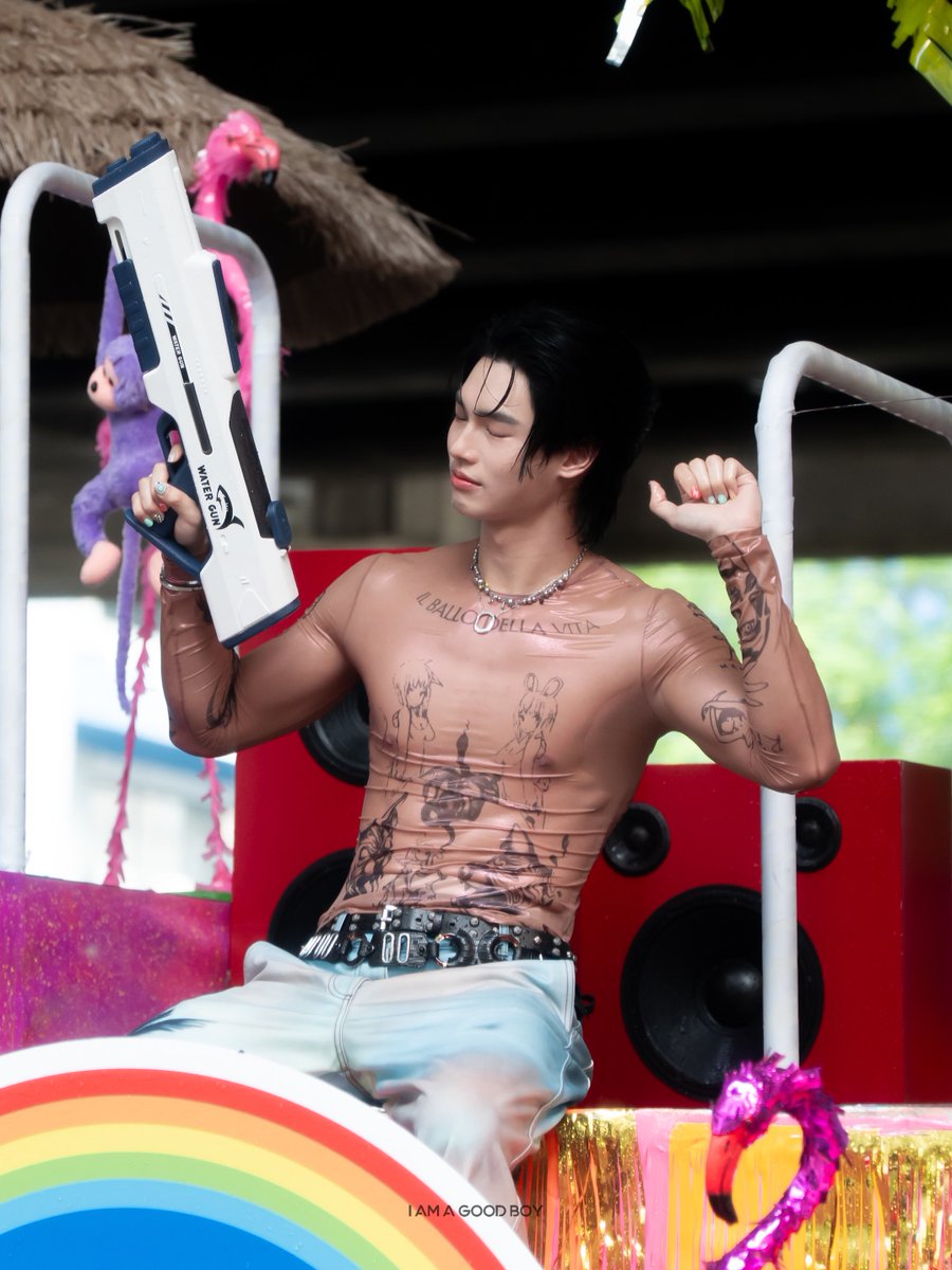 iamagoodboybaby's tweet photo. น้องวินโยก ๆ ตื้ด ๆ ดุ๊กดิ๊ก ๆ // หน้าดื้อแสนซนสุด ๆ! 

WIN SONGKRAN KING POWER

#อภิมหาสงกรานต์รางน้ำ
#KingPowerSongkran2025
#winmetawin @winmetawin 
#KingPowerSongkran2025xWinMetawin https://t.co/NFurhApbAR