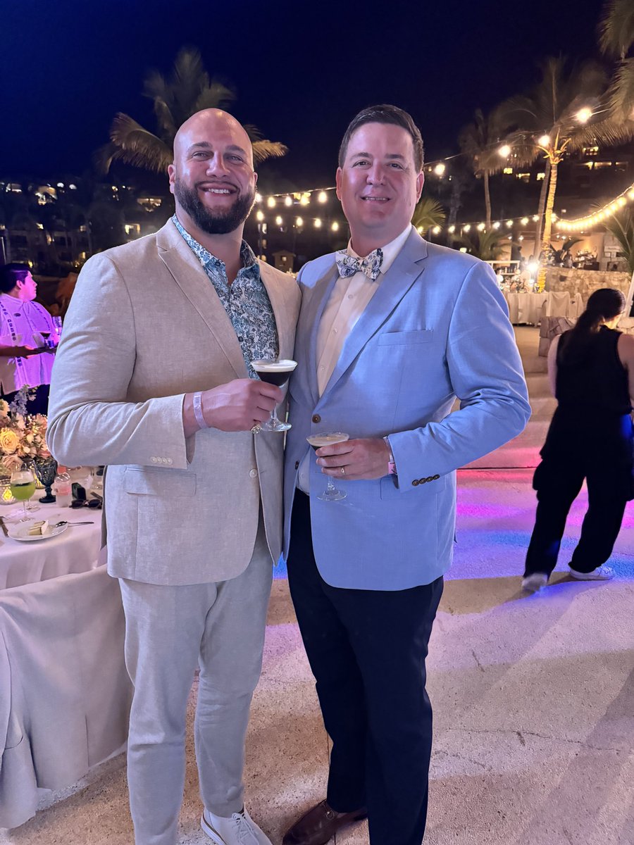 BeardownCuz's tweet image. Not easy to meet ball-knowers, but a fellow 6’7” dude who was a SEC frat bro from U Kentucky works. B1G football &amp;gt;. #gentlemen