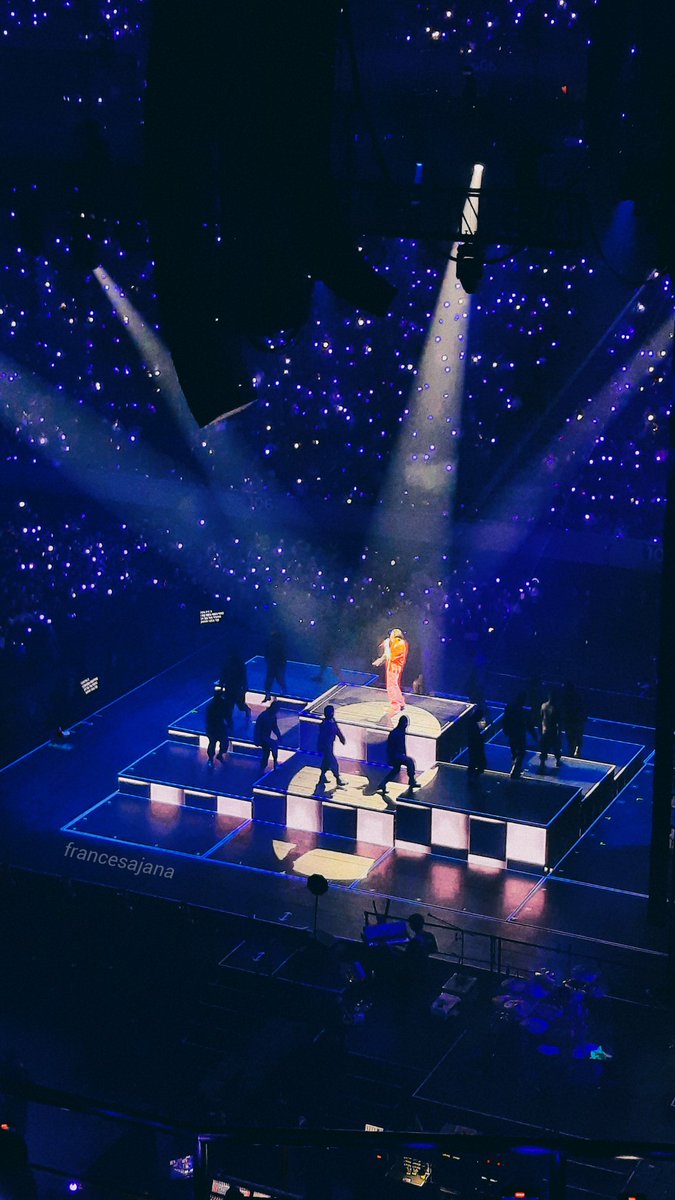 BUTTERCH3RRY's tweet photo. 💙 🥹 💜

#JHOPE #제이홉 
#HOPE_ON_THE_STAGE_TOUR
#HOS_TOUR_MANILA https://t.co/k3Nk0ruwhj