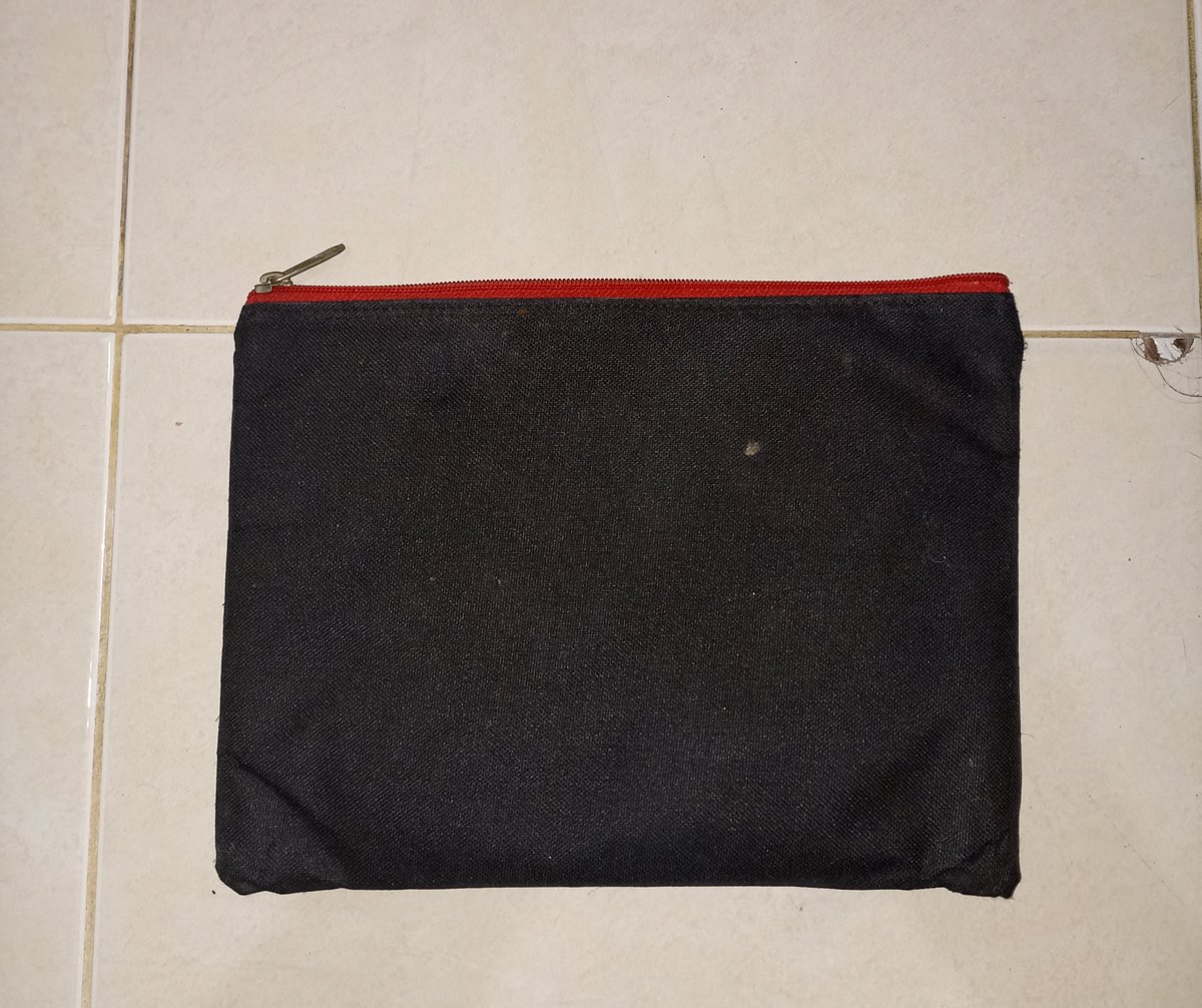 __M0M001's tweet photo. WTS (want to sell) Wacom one small CTL 472 original
💰 400.000
✅ box
✅ cable original
✅ masih terpasang antigores
✅ no minus sama sekali & lengkap
pemakaian dihitung jari. Dijual karena tidak terpakai sama sekali✨ #wts #wtb #zonauang #zonajajan #pentablet #wacom https://t.co/bSkDjJjpeY