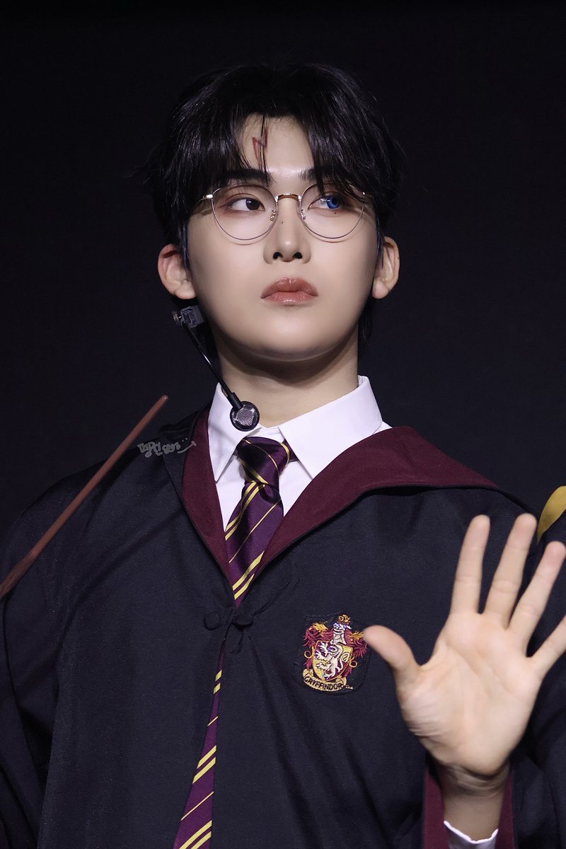 250323 🪄︎︎✨

#XLOV #엑스러브 #현 #HYUN