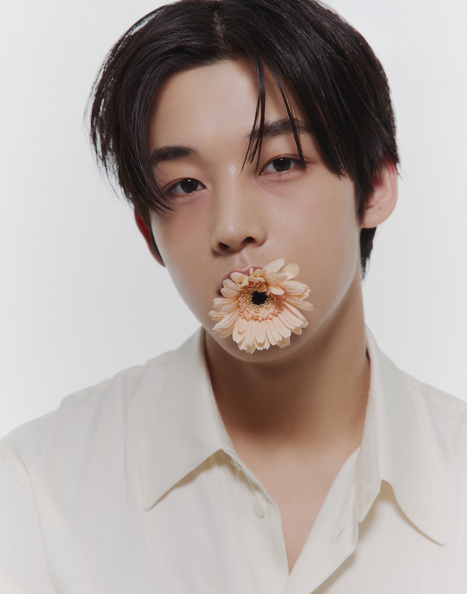 01150301HWH's tweet photo. เกิดชาติหน้าขอให้ฉันเกิดเป็นดอกไม้ด้วยเถิดสาธุ 🌸
#seokjune #NewKids #Debuts_Plan #ImPerfect_Game https://t.co/KlKAjz7ZBU