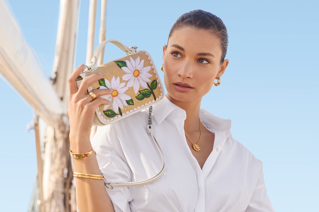 Spring is calling, and we’ve got the perfect pieces, from sparkling jewelry to must-have handbags to make every moment, from garden parties to weekend getaways, truly unforgettable!