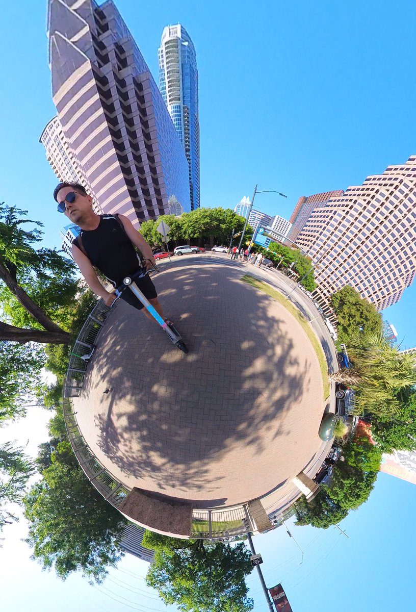 Roll'n through Austin on a Scooter heading to The White Tiger. Spherographic video to follow.
#austintexas #austin #whitetiger #spherography #spherographer #flattenedspherograph #TinyPlanet
