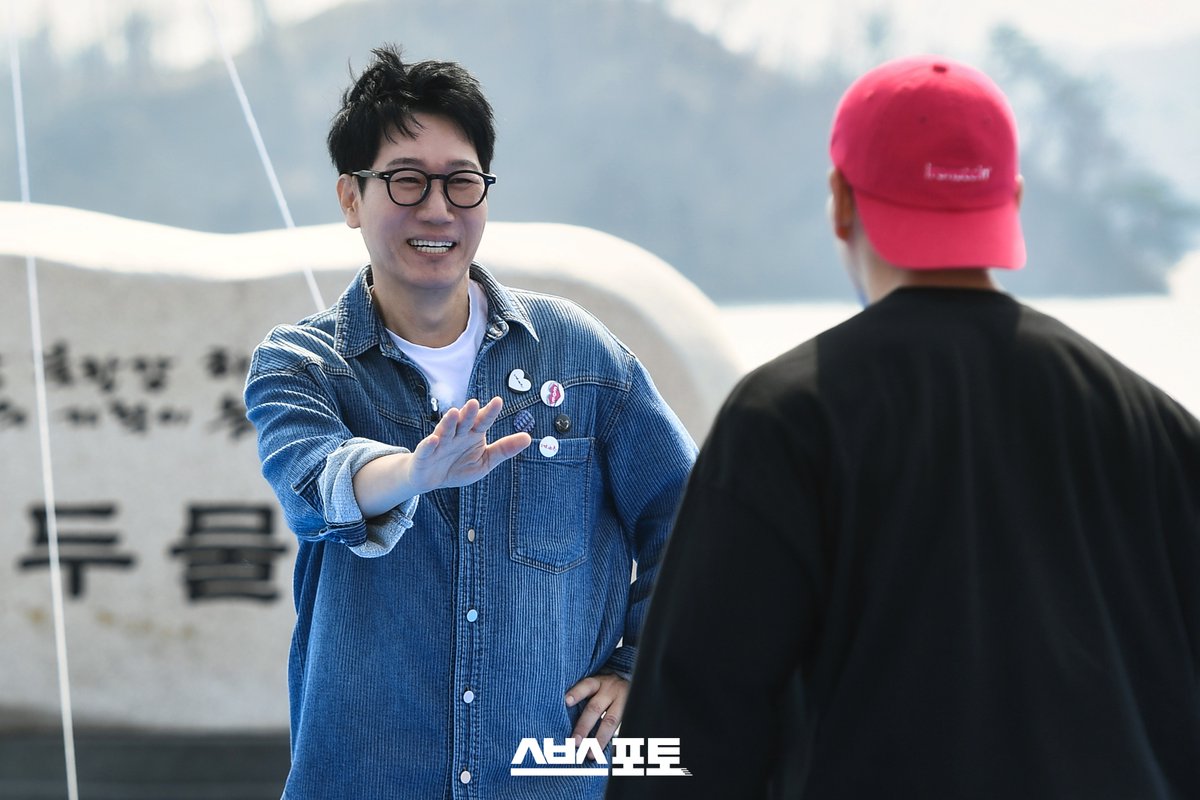 SBSNOW_PHOTO's tweet photo. [SBS 현장사진]
런닝맨

#런닝맨 #RunningMan
#유재석 #YooJaesuk
#김종국 #KimJongkook #지석진 #JiSukjin
#하하 #HaHa #송지효 #Songjihyo
#양세찬 #YangSechan #지예은 #JiYeeun
#최다니엘 #DanielChoi
#스브스포토
https://t.co/nHKljdAGPj https://t.co/RToH8Kd0rT