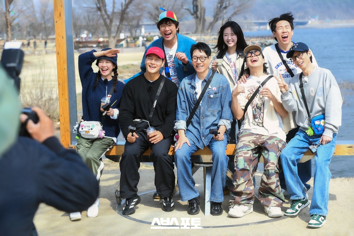 SBSNOW_PHOTO's tweet photo. [SBS 현장사진]
런닝맨

#런닝맨 #RunningMan
#유재석 #YooJaesuk
#김종국 #KimJongkook #지석진 #JiSukjin
#하하 #HaHa #송지효 #Songjihyo
#양세찬 #YangSechan #지예은 #JiYeeun
#최다니엘 #DanielChoi
#스브스포토
https://t.co/nHKljdAGPj https://t.co/RToH8Kd0rT