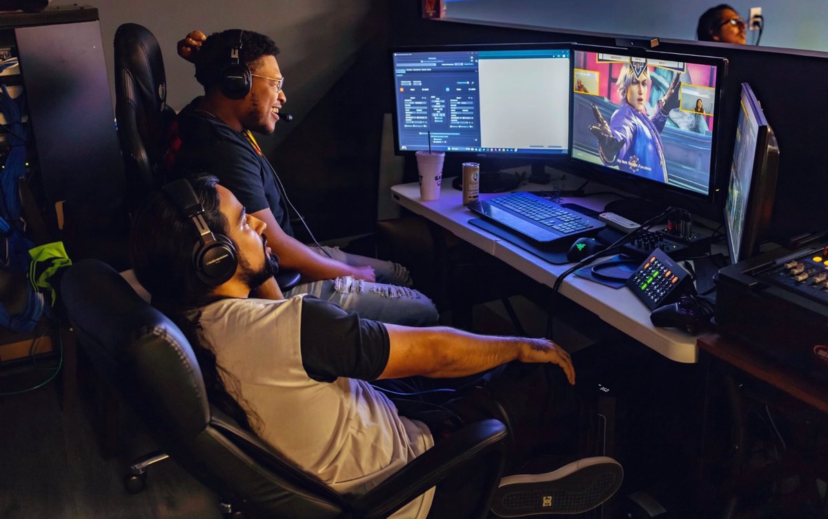 GuildhallGG's tweet photo. And finally, a huge thank you to @DKBattleLounge for hosting our FGC monthly and TO’ing, along with @Res_Renzo & @BlazingBocchi 

Another shoutout to @AnotherBlackGa1 & @SoldierLuka for commentating, along with anyone else who helped out. These events wouldn’t happen without you all, and we can’t thank you enough for everything you do for the SFL FGC community!
