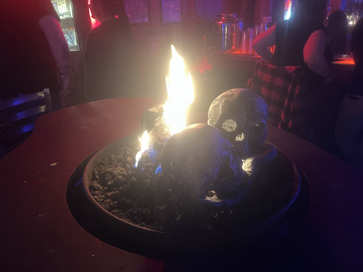 psynautical's tweet photo. Saw a bunch of amazing musicians last night at Dante’s @thedefectmusic @fixtmusic @houseofSWARM @thebrowningband @VIBelowBand @IllusenceBand #metal #metalcore #electroniccore #rave #fixtmusic #deathcore #pdx #dantespdx https://t.co/q9fNM1woqx