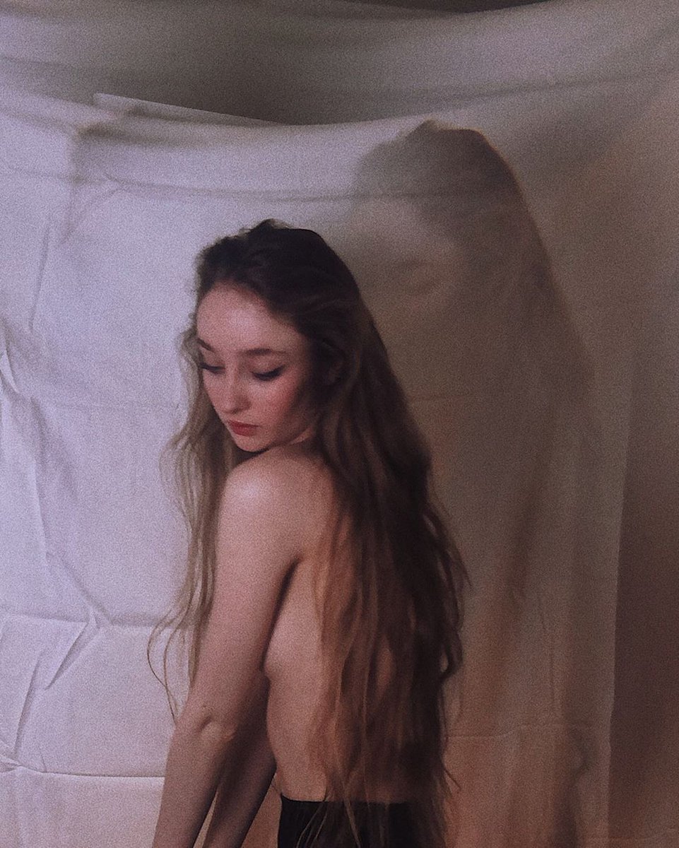 ㅤ
ㅤ⠀
⠀⠀        🔪 Buenas noches.
⠀⠀⠀⠀    Parece ser otro domingo aburrido.

#SeductiveSundayᅠᅠᅠᅠᅠᅠ
                                 ⠀⠀⠀⠀⠀             ℓє тυєυя 🔪