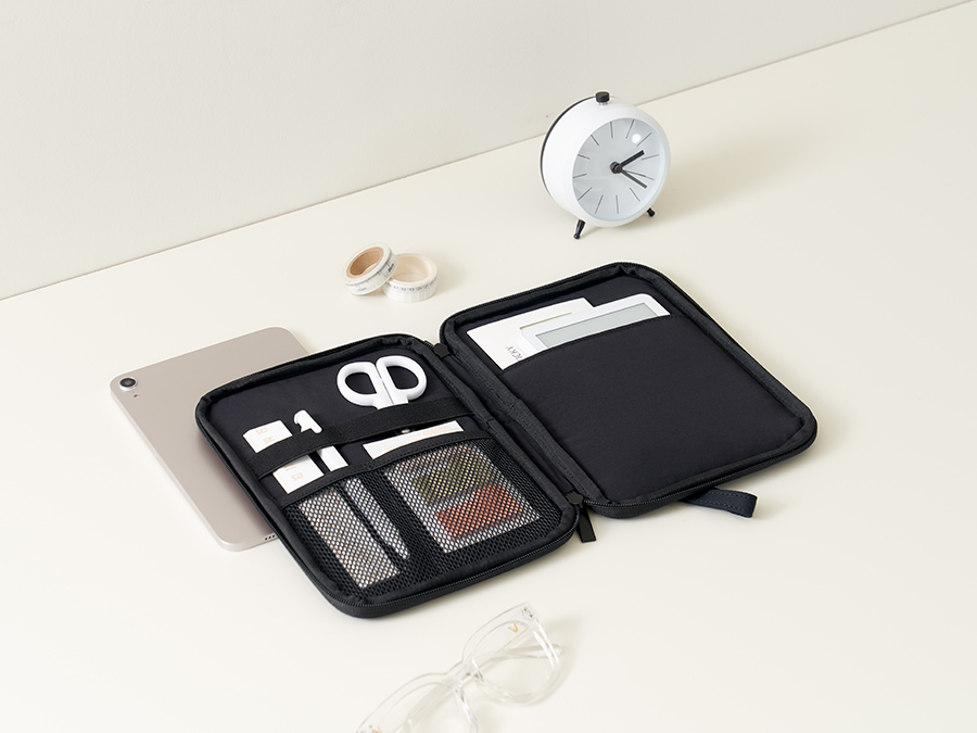 yes24_official's tweet image. 📚 책 가지고 다니실 땐, 이거 하나면 깔끔해요!
4월의 예스굿즈 : 멀티 북파우치

예스굿즈 더보기 ▶ ye4.kr/UsHEj 

#RT + #팔로우 해주시면
추첨을 통해 1분께 선물로 보내드릴게요! 🎁
📅 4/30(수) 타래로 당첨자 발표 (색상 랜덤)