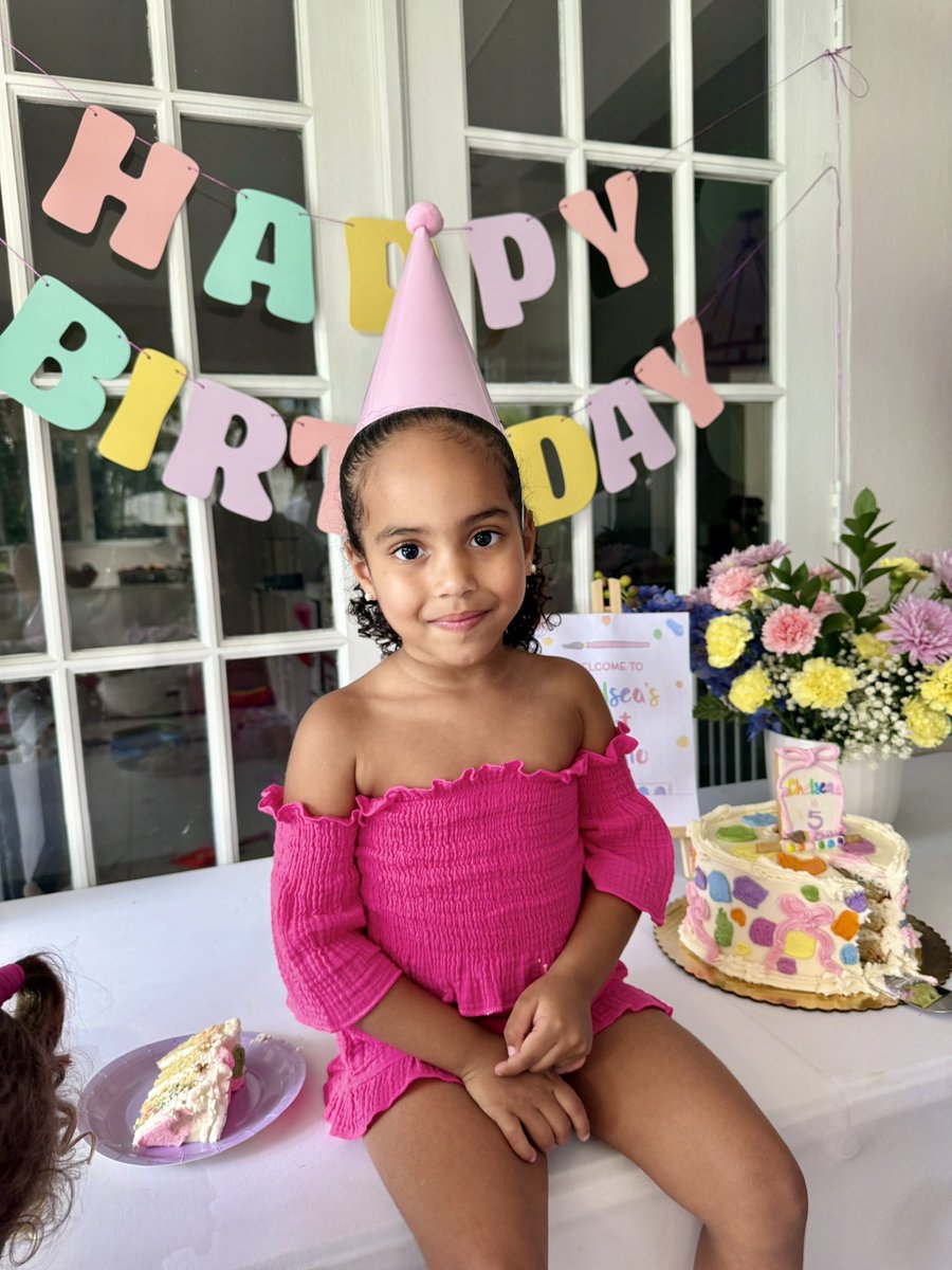annmarievazja's tweet photo. 🥳Chel is 5️⃣💞🥳🇯🇲
Chels turns 5 🥳💗💗
#HappyBirthday to my #firstgrandchild #Chels! Teaching me that my heart has an endless capacity to love! #LoveLikeThis 
I can’t believe you are 5!
I still remember the day you were born like it was yesterday😭🙏🏻 https://t.co/rbPRLb97BF