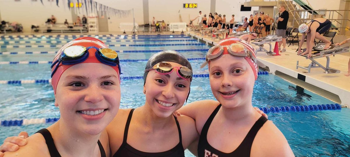 Eagles of all ages made a big splash this weekend at our first long course meet of the season! So proud of everyone! We’re in it for the long haul! 🦅🦅