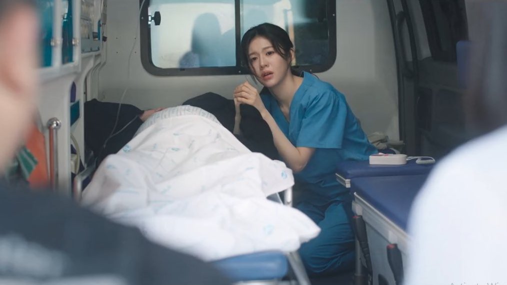 yeyeskii's tweet image. these really capture the struggles of being a first-year. trying, not knowing, hesitating, afraid of annoying your seniors, wanting to quit, tired and frustrated but also guilty for feeling that way. it’s such a complex, real experience. 
#ResidentPlaybook #ResidentPlaybookEp2