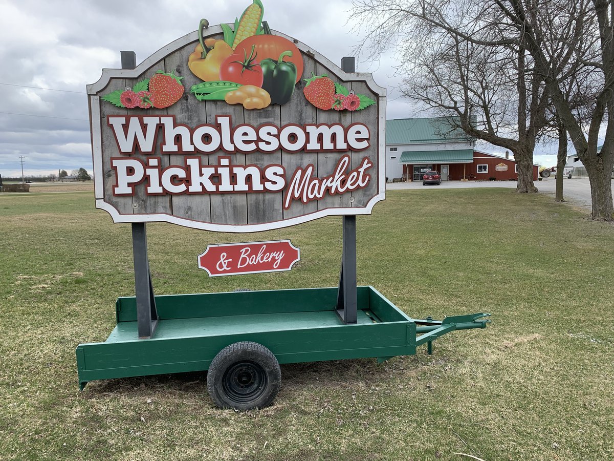 Small Town Canada tweet media