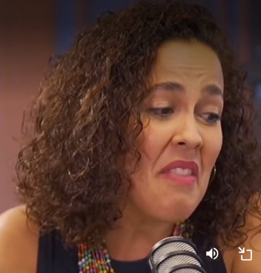 JokerBsc's tweet photo. Alondra Santiago al ver que no podrá regresar al país y le tocará seguir destilando odio desde el exterior 
#EleccionesEcuador2025 https://t.co/FcRkwEYvGy