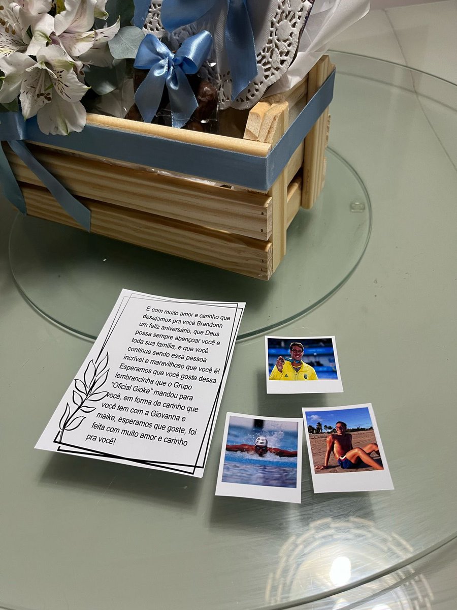 KauaaConduru's tweet image. Vamos a fatos sobre o querido @BrandonnPierry, como muito não sabem no dia do aniversário dele um grupo mandou uma cesta de aniversário pra ele, e sabe oque recebemos em troca?“Fala pra eles não postarem nada” que legal né kkkkk? Ele fez isso Por medo da torcida lá xingar ele kkk