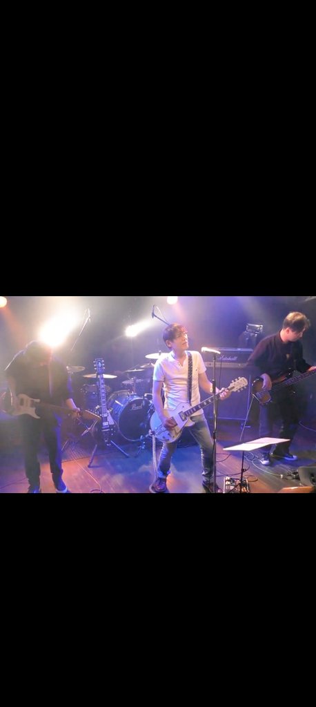 ayamiiyou's tweet image. 412横浜BAYSIS
大好きな曲のBANDﾊﾞｰｼﾞｮﾝが生で聴けたことが何よりも嬉しかった。
MVの景色や鳥も素晴らしいのだが、ライブハウスのステージは、
何ものにも代え難い。

新MV「知らん顔の季節が」
youtu.be/eSQiz3dIQco?si…
＃TADASHI