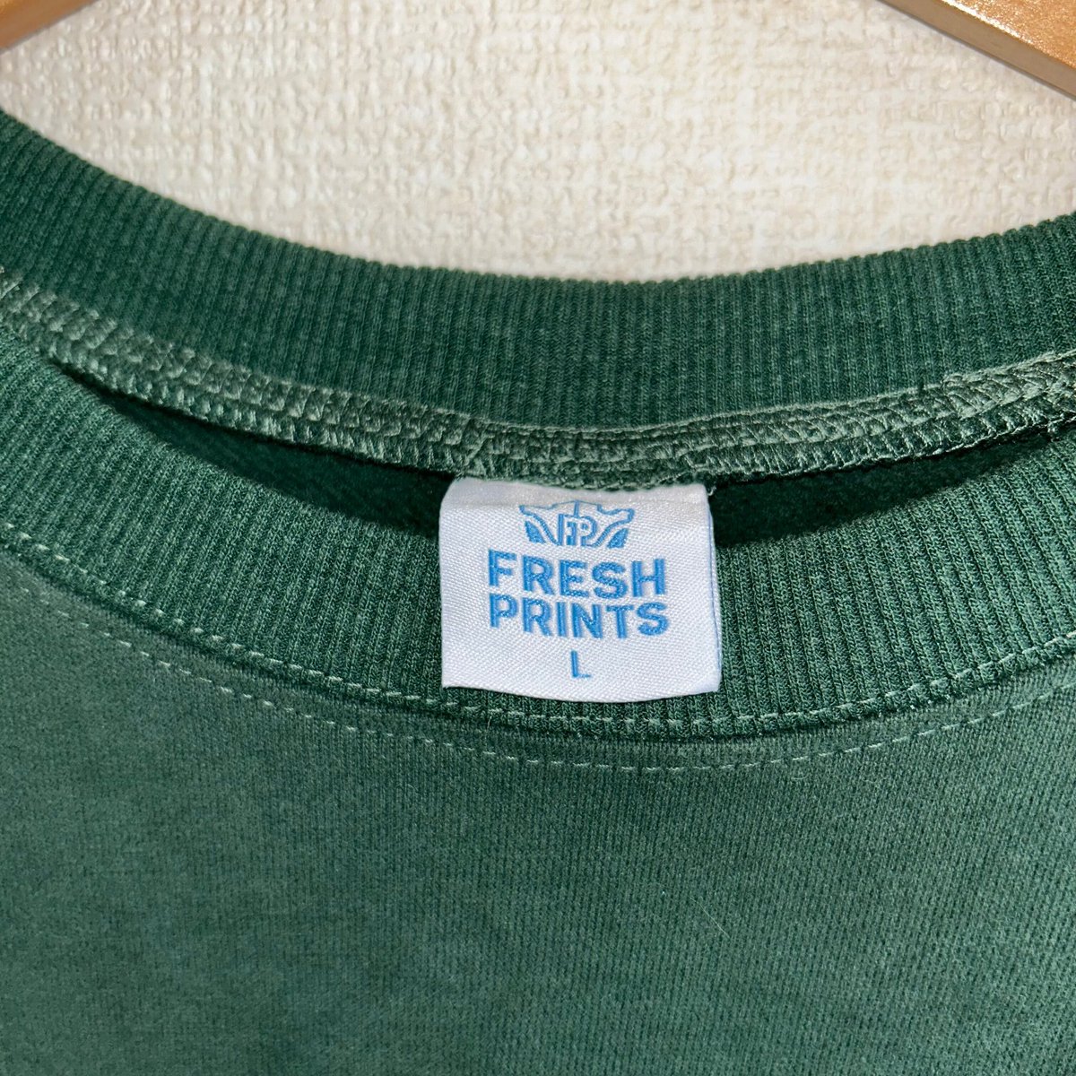 ooofkyooo's tweet photo. ⭐️商品案内です⭐️
【商品名】
FRESH PRINTS トップス トレーナー スウェット 古着
【送料無料】
■ ブランド・・・FRESH PRINTS
■サイズ・・・Lサイズ
着丈60/肩幅55/袖丈62/胸囲54
■素材・・・コットン 100%
詳細はこちら👉 https://t.co/syFs6VbcuD
#古着 #トレーナー #FRESHPRINTS https://t.co/sjgBfh3mTj