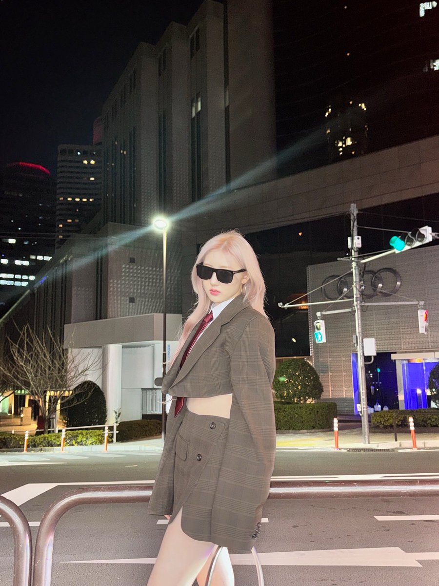 blake 하람· tweet media