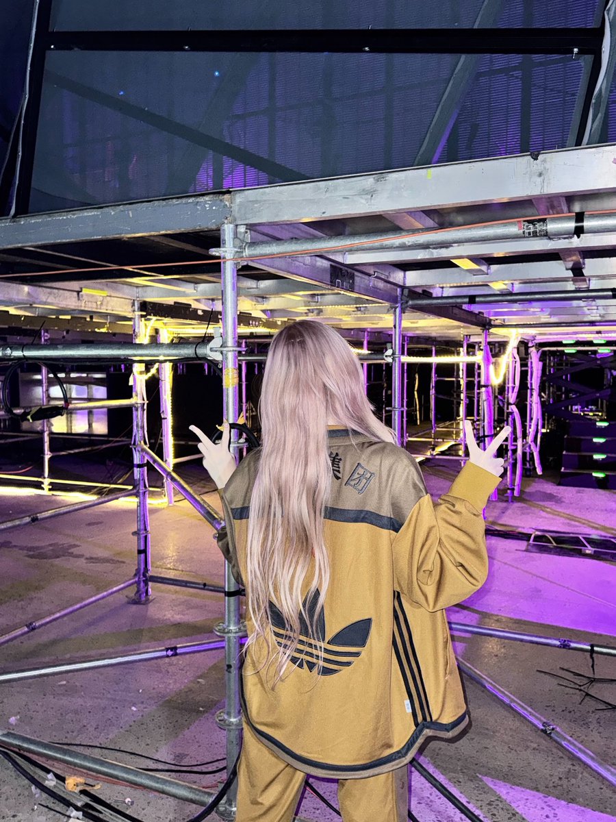 blake 하람· tweet media