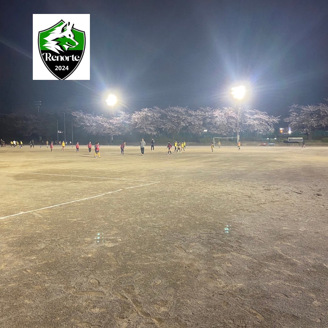 FC_Renorte's tweet photo. 4月10日活動報告です♪(๑ᴖ◡ᴖ๑)♪
三芳役場グランドにて🏟️
三芳JFCさんと練習試合⚽️
まずは目の前相手に負けない❕
練習した成果が出せたかい🦻
悔しい思いは上手くなるキッカケ٩(๑❛ᴗ❛๑
#リノルテ　#renorte #三芳町サッカースクール　#三芳サッカースクール　#埼玉サッカースクール　#理学療法士 https://t.co/9dnn25P0lj