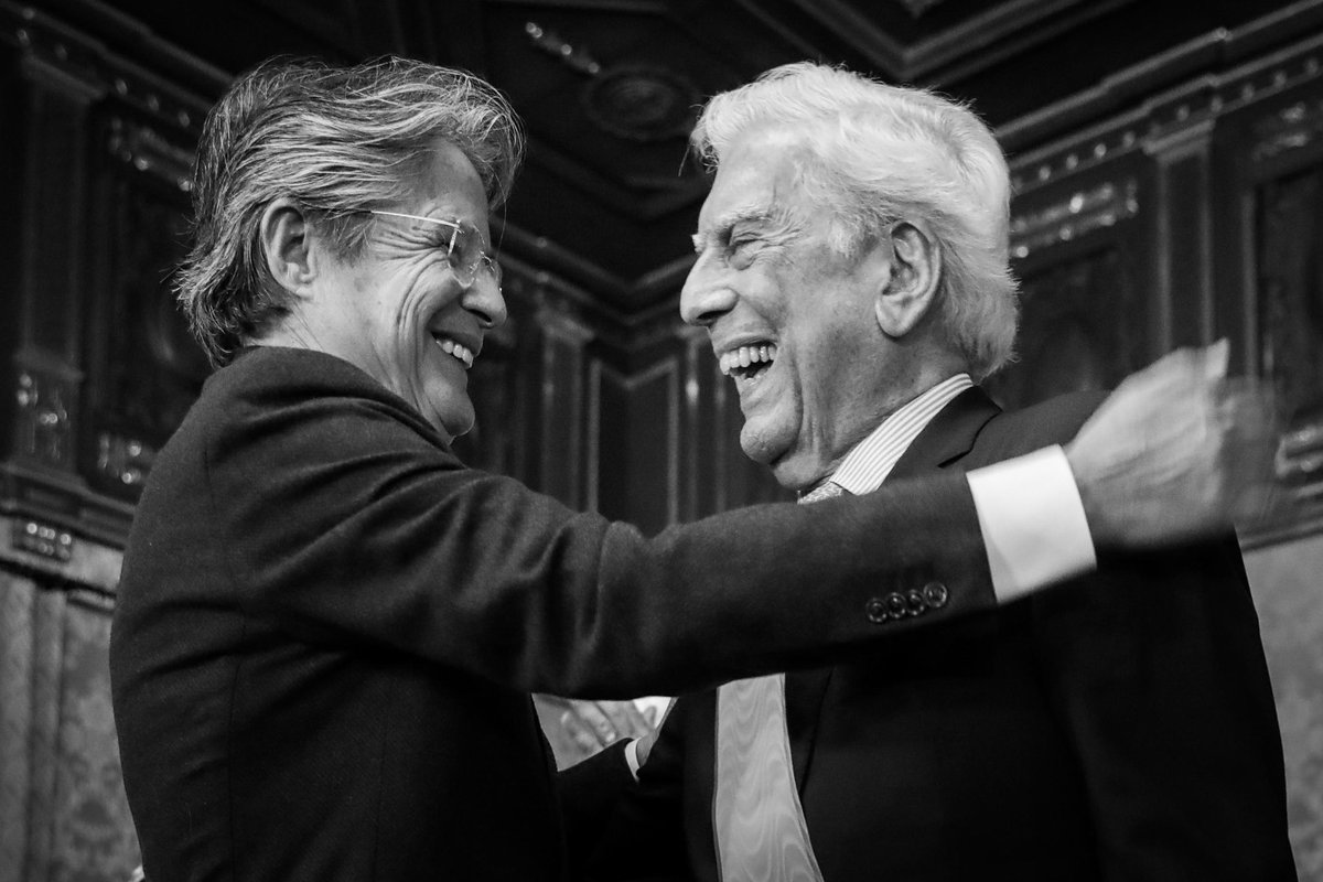 LassoGuillermo's tweet photo. Mi querido amigo Mario Vargas Llosa ha fallecido. Un gran escritor, pensador, político, defensor de la libertad y, sobre todo, ser humano. Fue un honor compartir con él varios momentos de mi vida. Mi más sentido pésame a su esposa Patricia, a sus hijos Álvaro, Gonzalo y Morgana, y a todos sus familiares y seres queridos. 

Que en paz descanse y Dios lo tenga en su gloria.