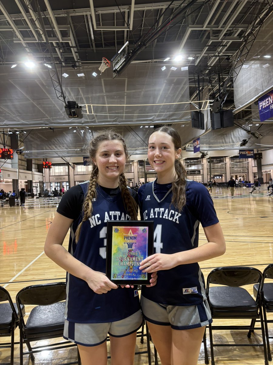 HeidiFordHoops's tweet photo. Great result this weekend at Rock Hill SC for the #PhenomLadyRumble tourney! My AAU team, the #NCAttack, were the U16 women’s bracket champs!  @LadyPhenomHoops @athensdrivewbb https://t.co/9dMym8lk9A