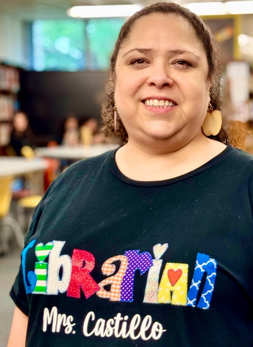 ALewis_AMS's tweet photo. Happy National School Librarian Day Ms. Castillo. Thank you for all you do to support @AldineMS_AISD scholars and staff. You are appreciated more than you know.🎉🎉 https://t.co/gyEvqH1Sks