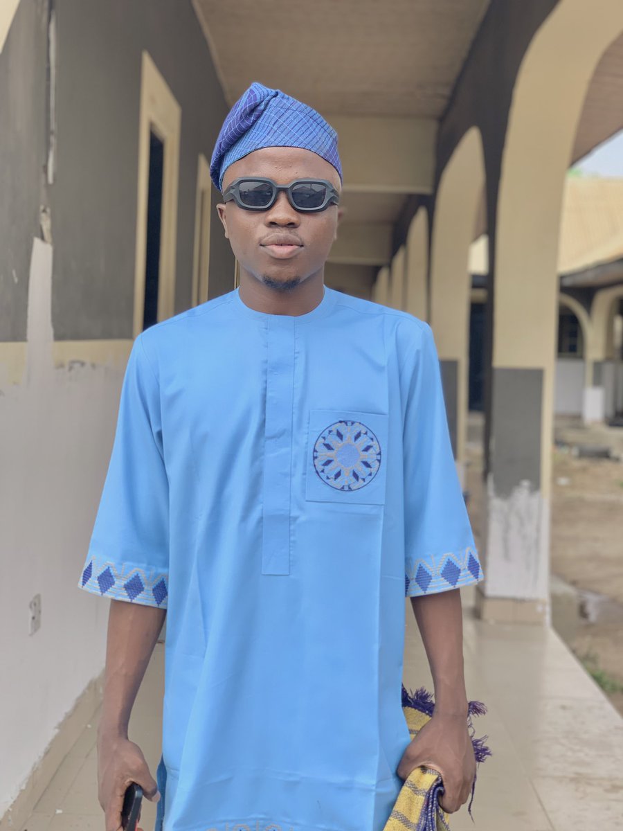 Oladhhi's tweet image. Happy Birthday To Me 🥳🎉❤️
God Please Me🙏My Parents Mean A Lot To Me To Appreciate Them🥳❤️🎉 I Will Keep Having Good Life Inshallah 🙏❤️💰