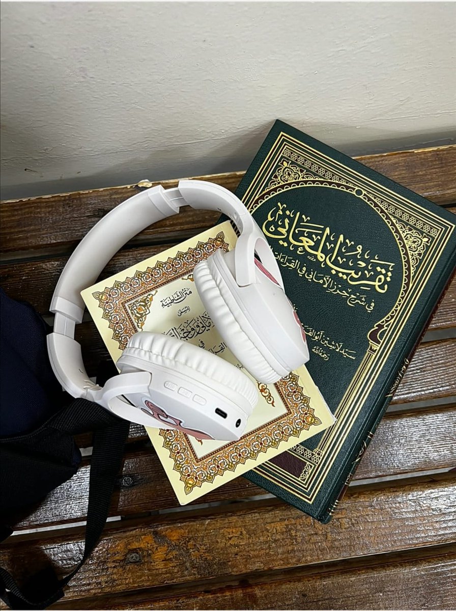 وكَان سِر تَميُزها أنها لا تُشبه إلا ذَاتها،
 تعشق عُزلتها لا تُشبِههُم وَلا يُشبهُونها🤍