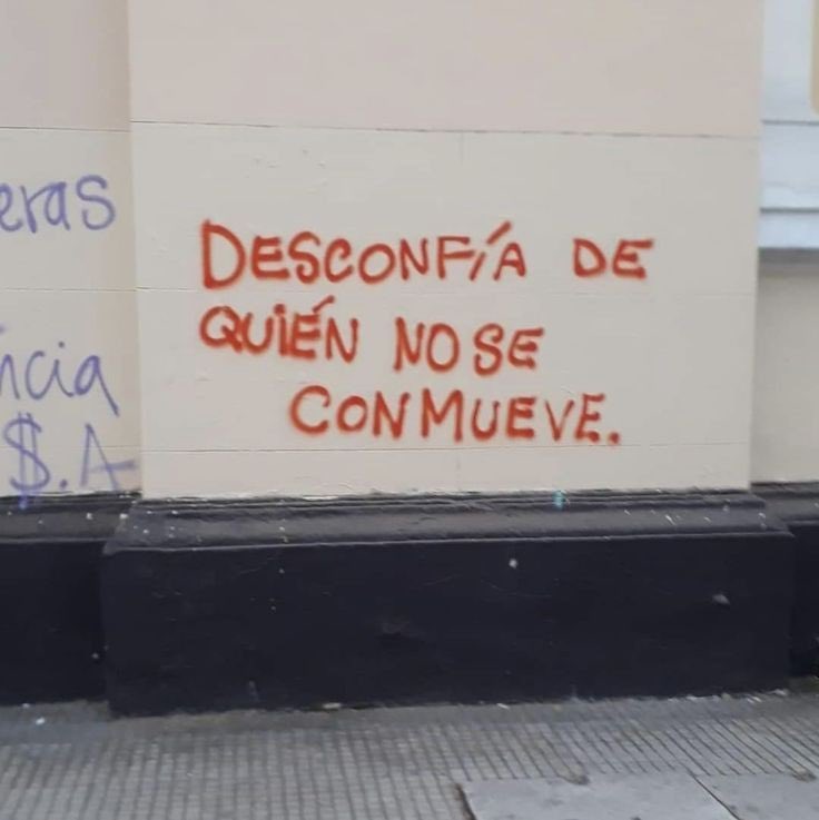 #Ecuador es un país gobernado por un racista. Su forma de gobernanza ha dejado claro que es anti-negro, con una gestión miserabilista y cruel hacia territorios como #Esmeraldas. El futuro que hoy vemos es de horror. Ser una mujer negra, es enfrentarse cada día a un gobierno donde