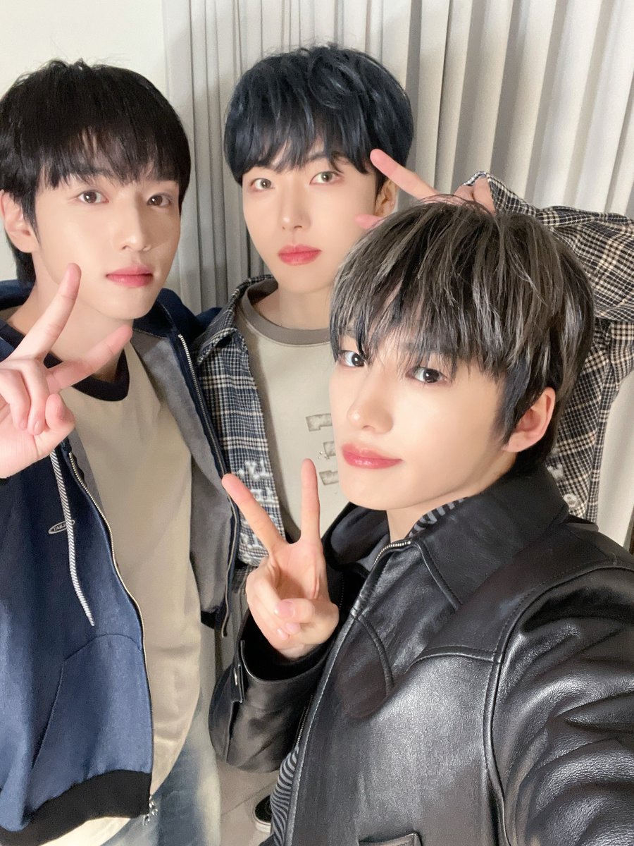[👀] 
⠀
💚 #이쪽으로올래 Behind Photo 💚
⠀
#xikers #싸이커스