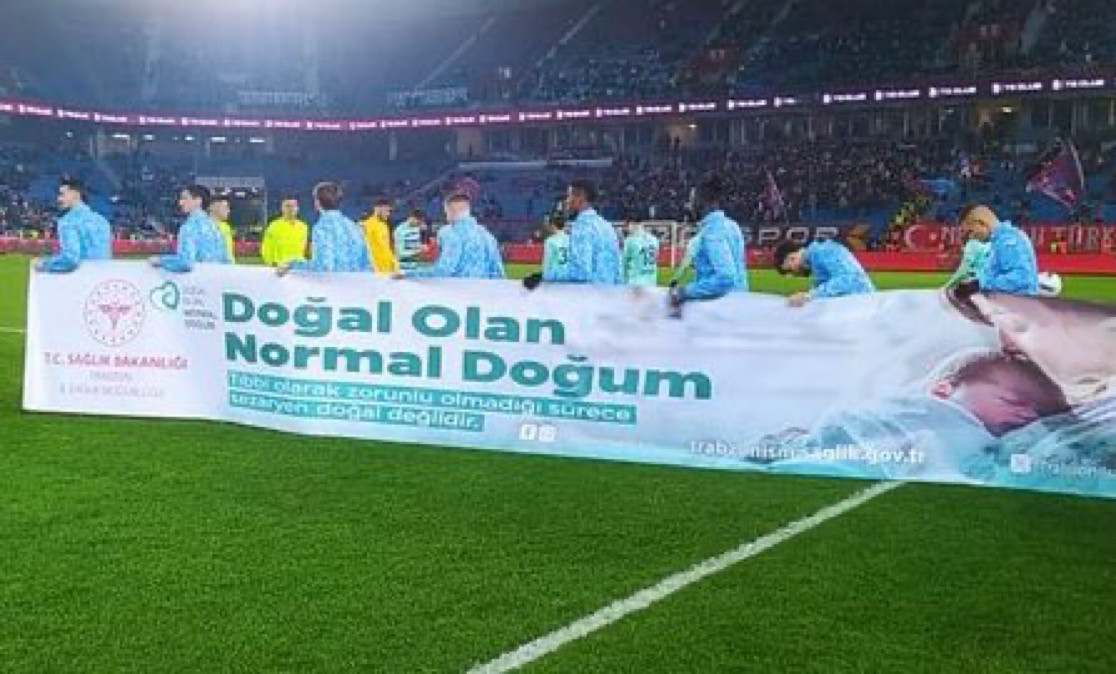 Hayatlarında ilk kez "epidural" kelimesini duyup Google’lamış olan futbolculara ithafen;
Top sizin olsun, rahim bizimdir.
#bedenimekarışma