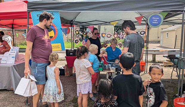 MNCERTs's tweet photo. Frogtown Green branched out beyond its traditional “greening” efforts to promote energy-saving ideas to neighbors. Check out what they're learning + what the Climate Carnival they host is all about! https://t.co/39MxAic1bT https://t.co/n4QVYuhPy6