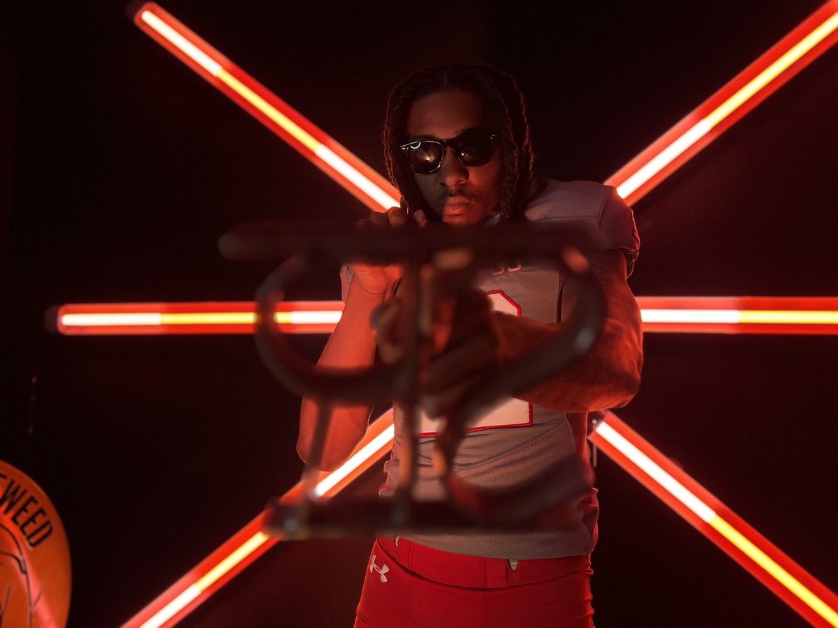 #AGTG After A Great Visit , I’m Beyond Grateful &amp; Blessed To Receive An Offer To Sul Ross State University, Thank You <a href="/CoachCadron/">Cadron Davis</a> <a href="/Coach8Escobar/">Christian Escobar</a> And The  Rest Of Sul Ross Coaching Staff !! #GoLobos