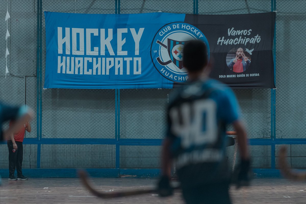 Como buenos acereros siempre iremos para adelante pero sin olvidarnos de donde venimos y a quienes representamos. A casi un año de tu partida, estás más presente que nunca  Profesor, hincha y sobre todo amigo Claudio Verdugo. 🕊️