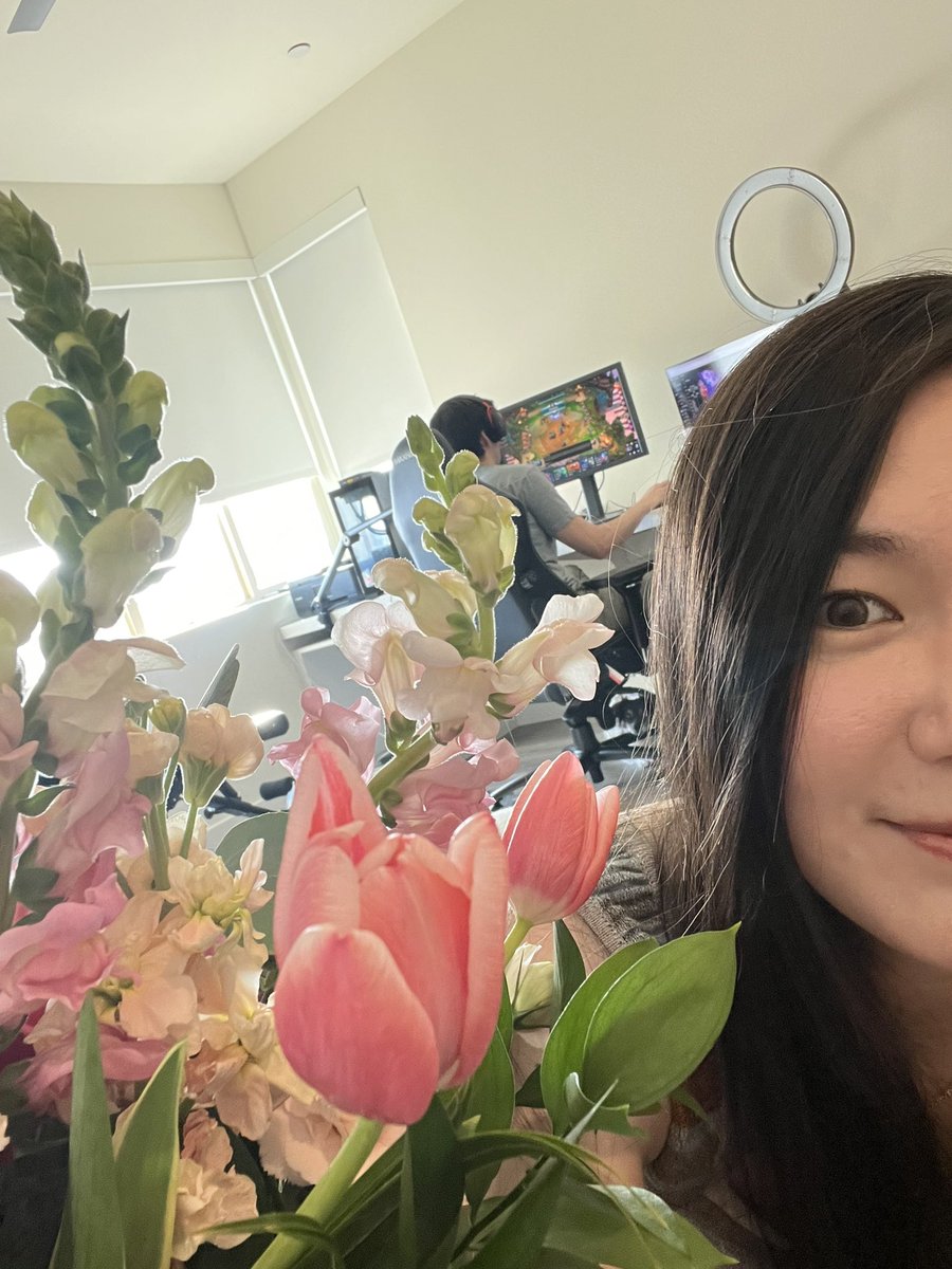 itshafu's tweet photo. Celebrating 4 years of marriage with @dogdog today 🥰 https://t.co/iVEmk1R4Ti