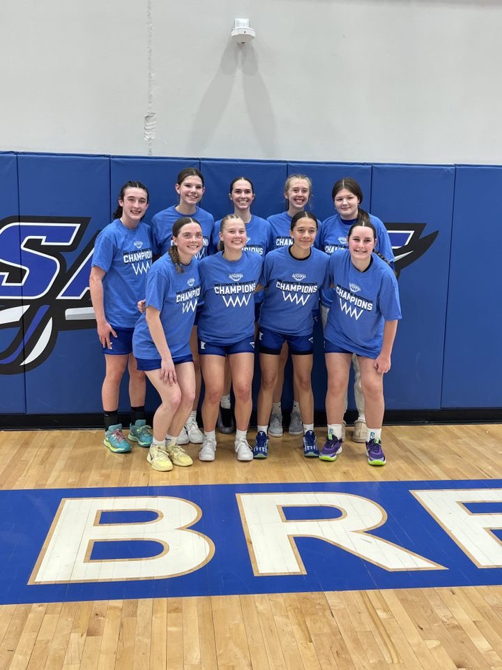 bO_One15's tweet photo. Great Weekend for our girls in the Comets Shootout this weekend. Won the championship game against MN Fury 2027 Yellow 58-44. Proud Coach here 😌 #C4L @MNCometsGirls @ktdebaker 💙🏀🤍 https://t.co/aBNzmDuWiI
