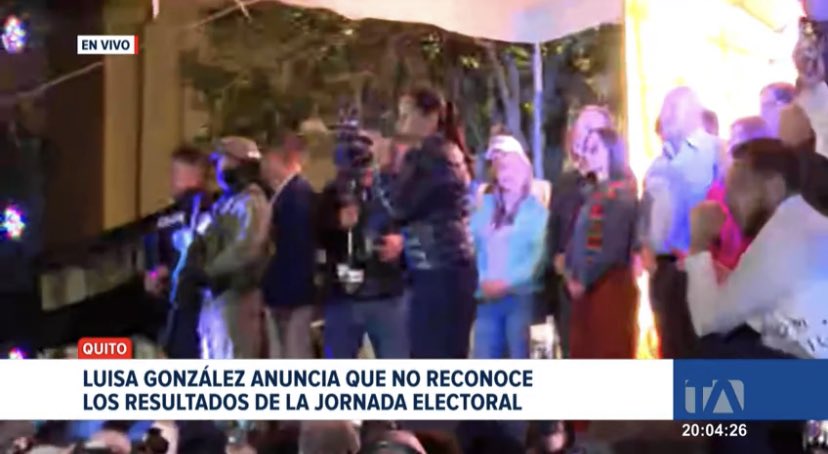 Byyron04's tweet photo. No me importa que creas o no, si aceptes o no , perdiste y PUNTO, el pueblo a hablado #DanielNoboaPresidente #EleccionesEcuador2025 https://t.co/2Tj3ykGiL3