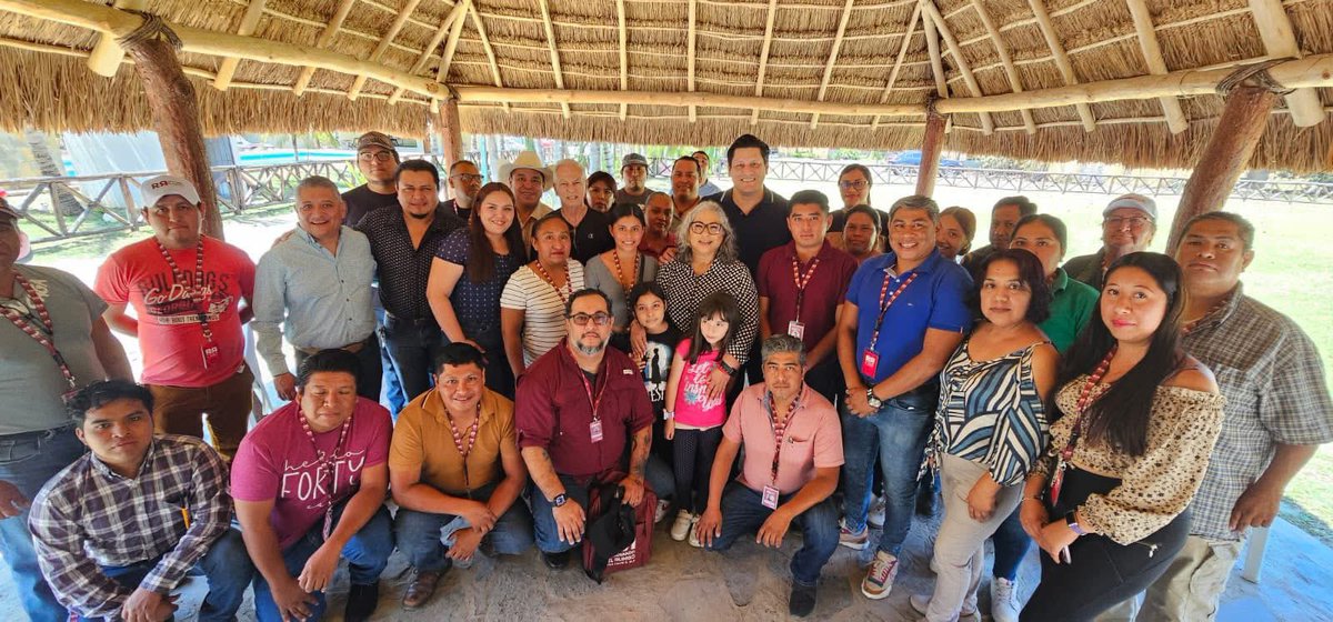 ritaozalia_'s tweet photo. #AxtlaDeTerrazas
Felices de reencontrarnos con compañeros afines en nuestra manera de ver la #Transformación ..
Lo importante es !!! fuera simulación !!! Es desde abajo y con la gente !!!! Los adoro♥️🙏 https://t.co/HMwVHOMhpE