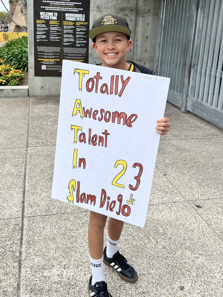 Michelledea04's tweet photo. @TalkingFriars I agree.  Here’s the other side of the sign 🤎💛 https://t.co/wIQhBSIQ0F