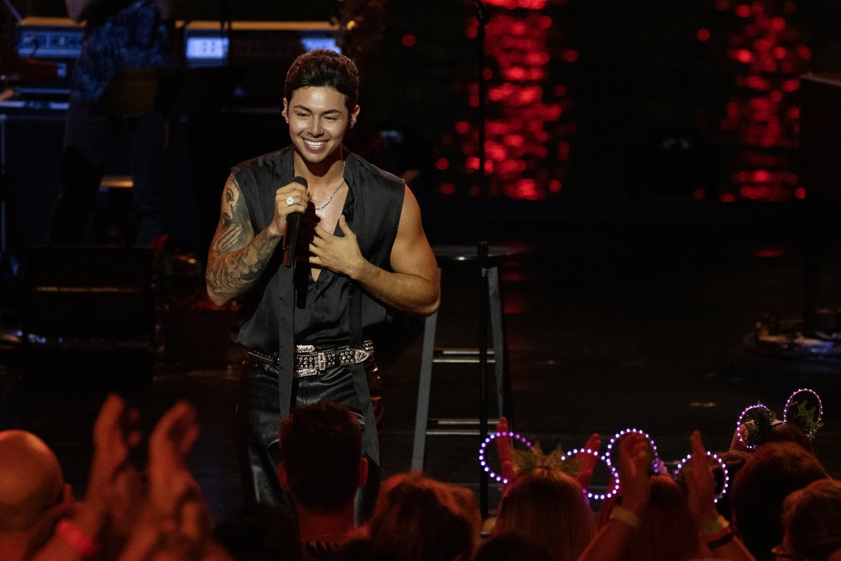 American Idol tweet media