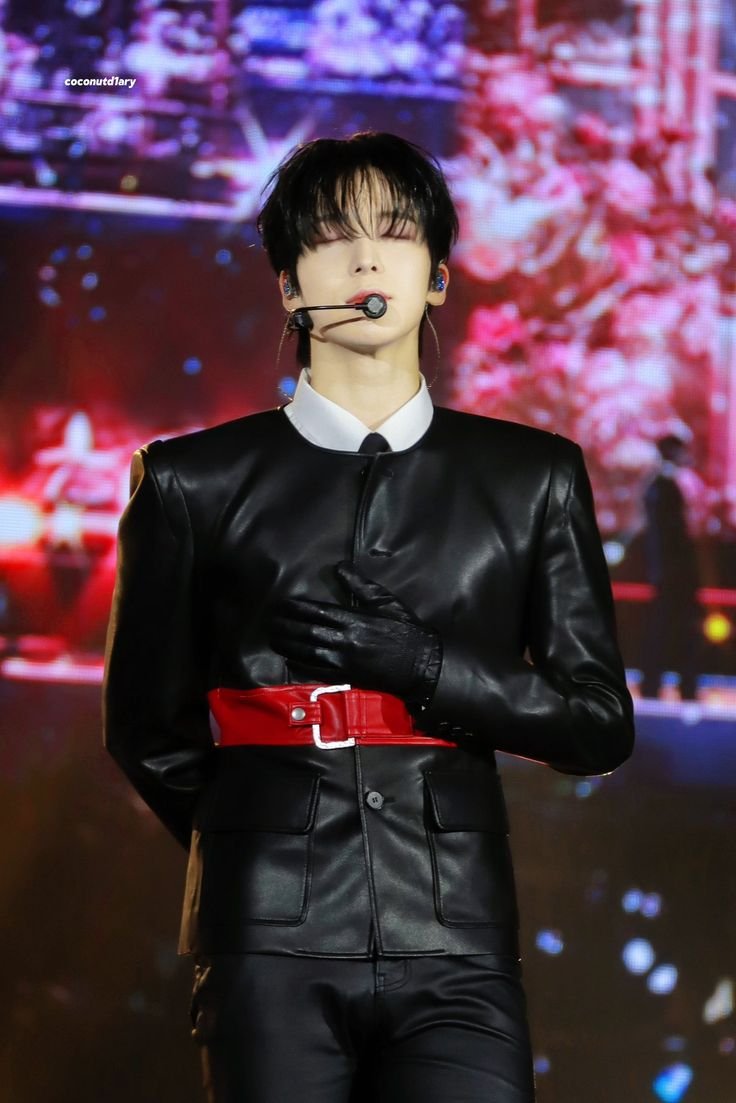 hourlyjyh's tweet photo. -` #ATEEZ #에이티즈 ♡ #Yunho #윤호 ´- https://t.co/2qWDMqfMOe