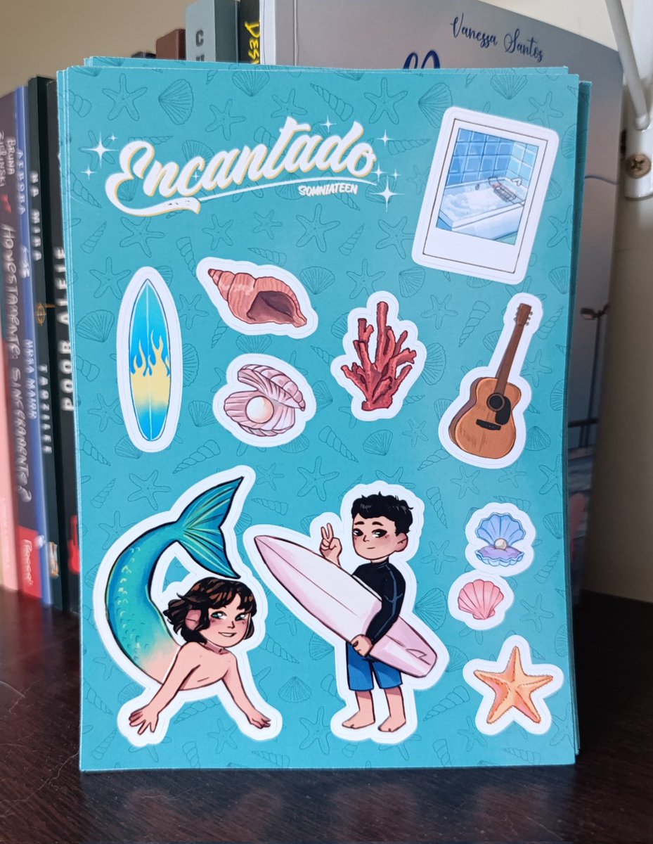 solaresproject's tweet photo. Boa Noite Raios de Sol!

Voltamos com atualização e viemos mostrar para vocês um dos brindes, a cartela de adesivos que acompanha o kit do ficbook de Encantado.

[ #EncantadoFicbook ] [ #solaresproject ] https://t.co/ulzeijRmqb