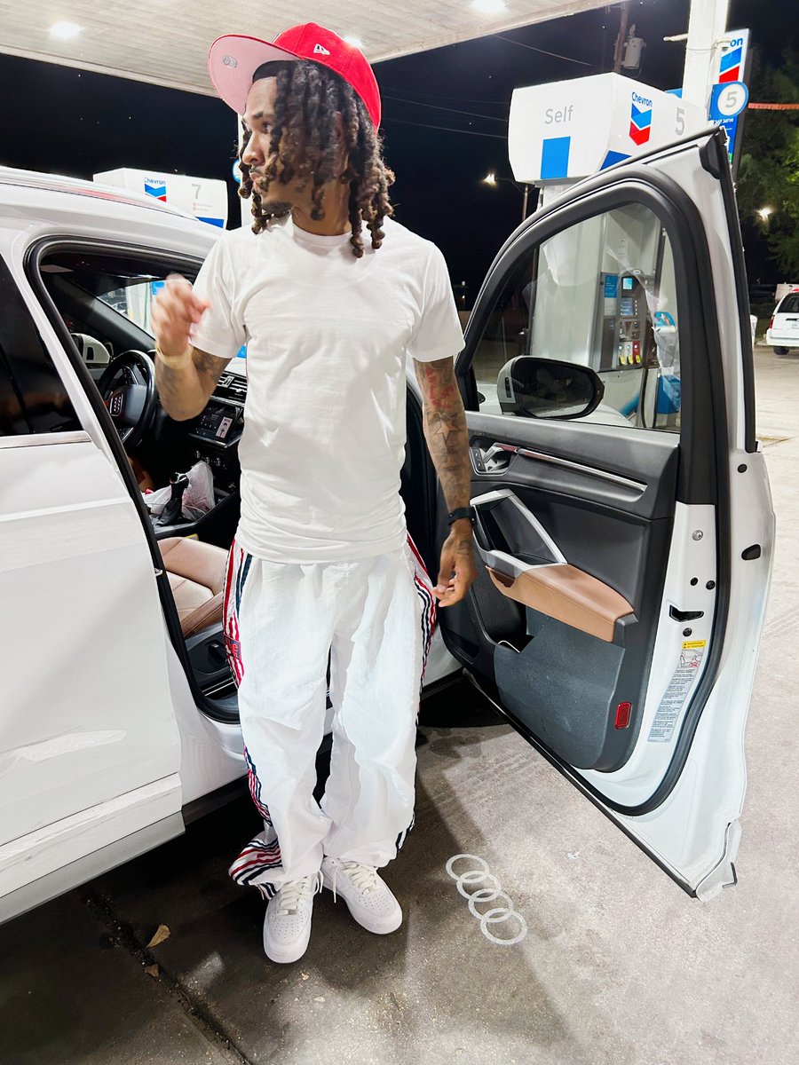 DStepJr's tweet image. 