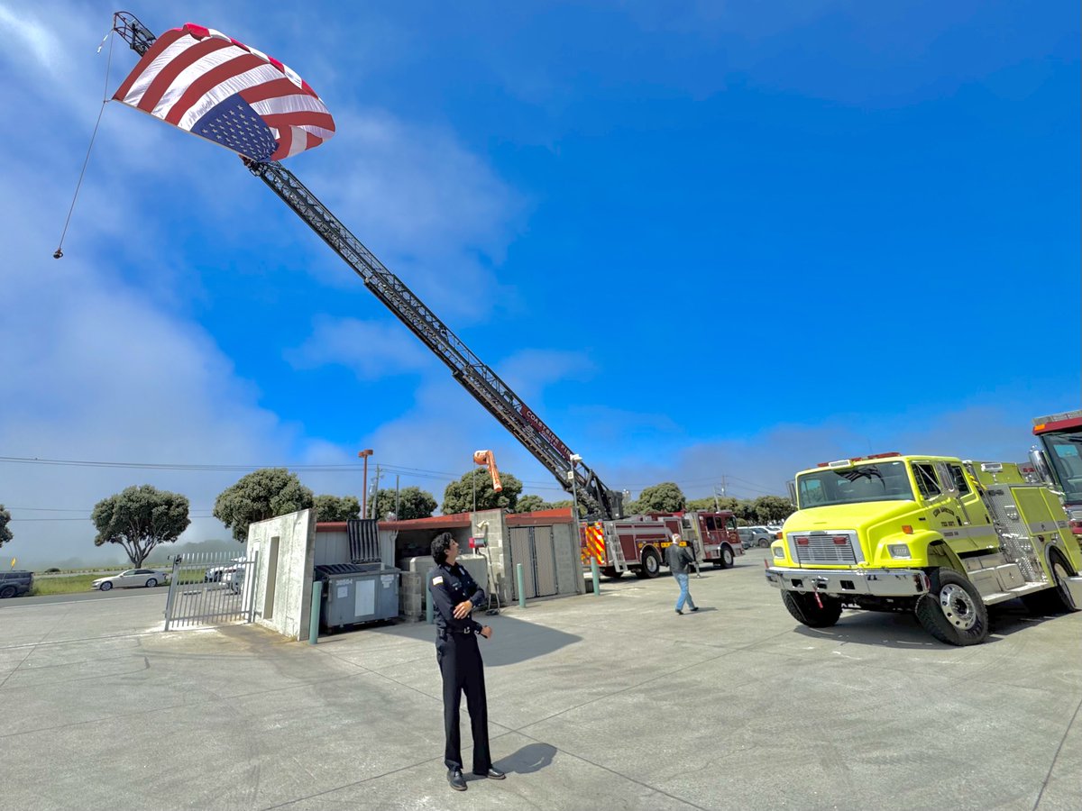KingsMtnFire's tweet image. Congratulations to @CALFIRECZU SMC Fire Volunteer Academy FF graduates from KMFD @LaHondaFD #CoastsideFire, completing &amp;gt;300 hours training. Looking forward to having these qualified &amp;amp; dedicated FFs contributing towards critical all hazards community service protection &amp;amp; response.