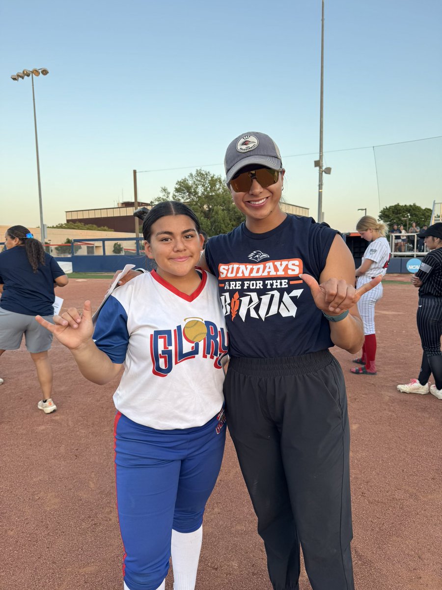 bridgett_alviar's tweet image. Thank you @UTSASoftball for an amazing camp, I learned a lot and really enjoyed meeting the staff and getting positive feedback. #BirdsUp #PluckEm @Coach_JimBray @heather_ruiz97 @texasglorysouth @JohnsonJagsSB