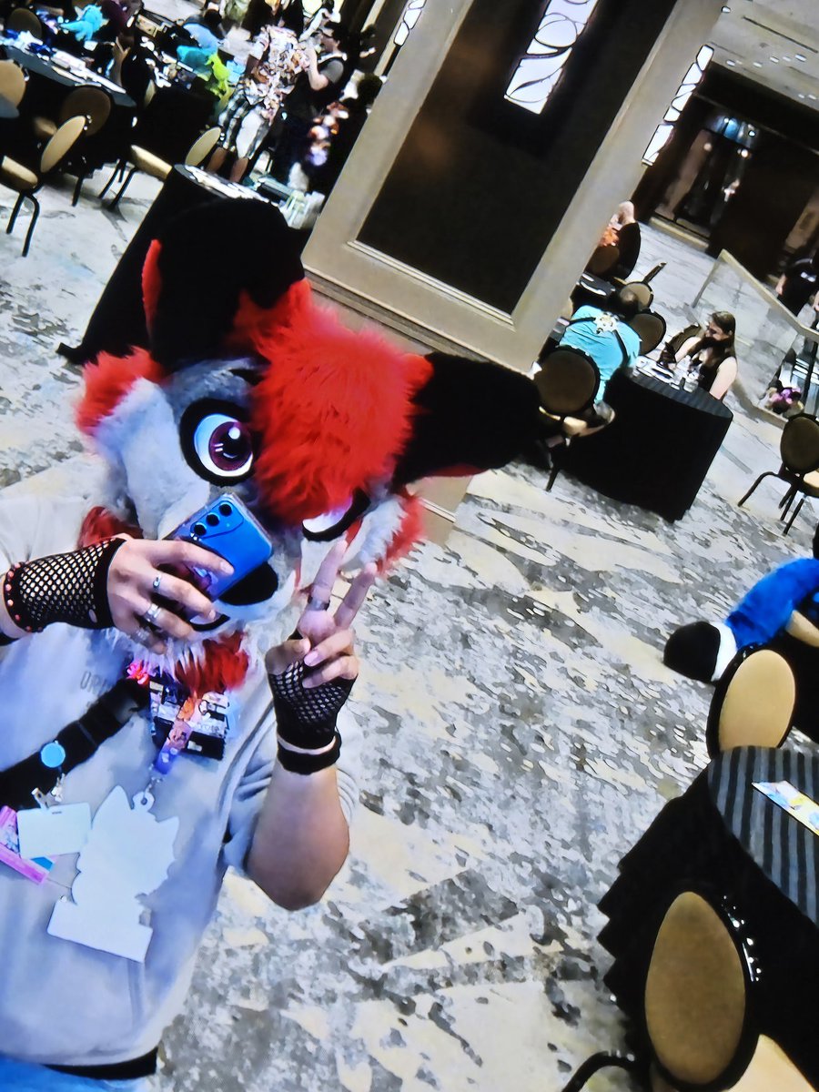 im going to miss you TFF 

 See you next year 🥺

#furry #furryfandom #furries #furries #fursona #FursuitFriday #fursuit