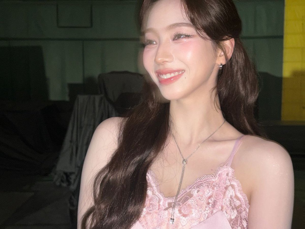 A retweet will be highly appreciated!

Halo, dearest! Aku punya beberapa layout ready stock spesial KARINA (lagi) yang sudah bisa kalian take sekarang ya! Avail retext. Untuk informasi lebih lanjut bisa langsung cek di ALT aja ya. Ayo jajan! ‹𝟹

#zonauang #zonajajan